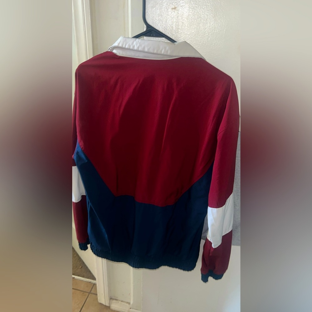 Hollister windbreaker used but like new in very good condition